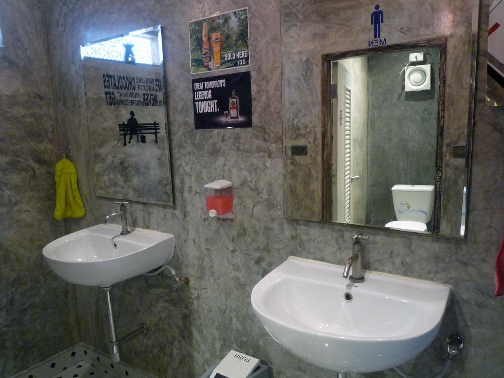 Noom Guesthouse Лопбури Экстерьер фото